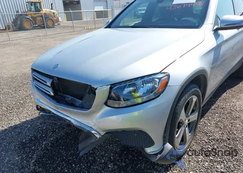 2016 Mercedes-Benz Glc 300 z USA, uszkodzony, nr VIN WDC0G4JB8GF108371